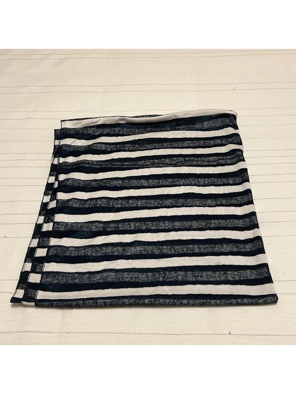 NWOT Blue & White Striped Infinity Scarf One Size - Lightweight Casual Accessory - Picture 3 of 4